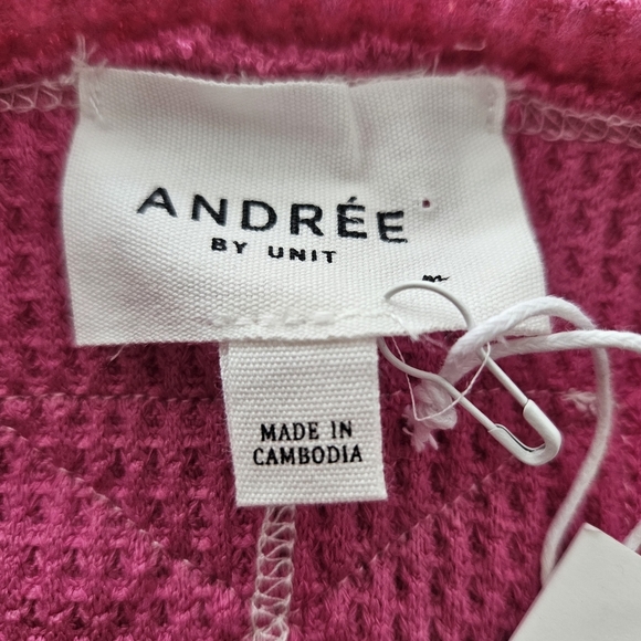 Andree By Unit Waffle Knit Reverse Stitching Pink Med Top Oversized V-Neck NWT - Picture 12 of 14
